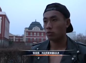 53岁的女神光彩依旧，还在影片中再演床戏。