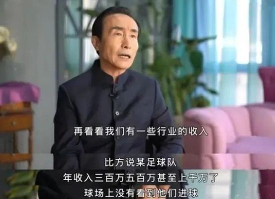 从小对画画和色彩的喜爱让崔睿意识到，色彩不仅仅是一种表面的装饰，它能够让大家更深层地挖掘人物内心和情绪。