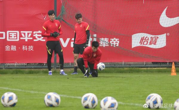CCTV6 VIP影院 全部 电影 电视剧 影人 视频 图片 新闻 更新时间 所有 1小时内 今日内 1周内 1个月内 从资讯频道搜索 结果 147125 条 《林中小屋》激情上映 男女盛宴狂欢看点劲爆 2014-02-14 《林中小屋》是一部俊男美女云集，激情火辣的情人节性感度假电影，将于2月14日情人节上映。
